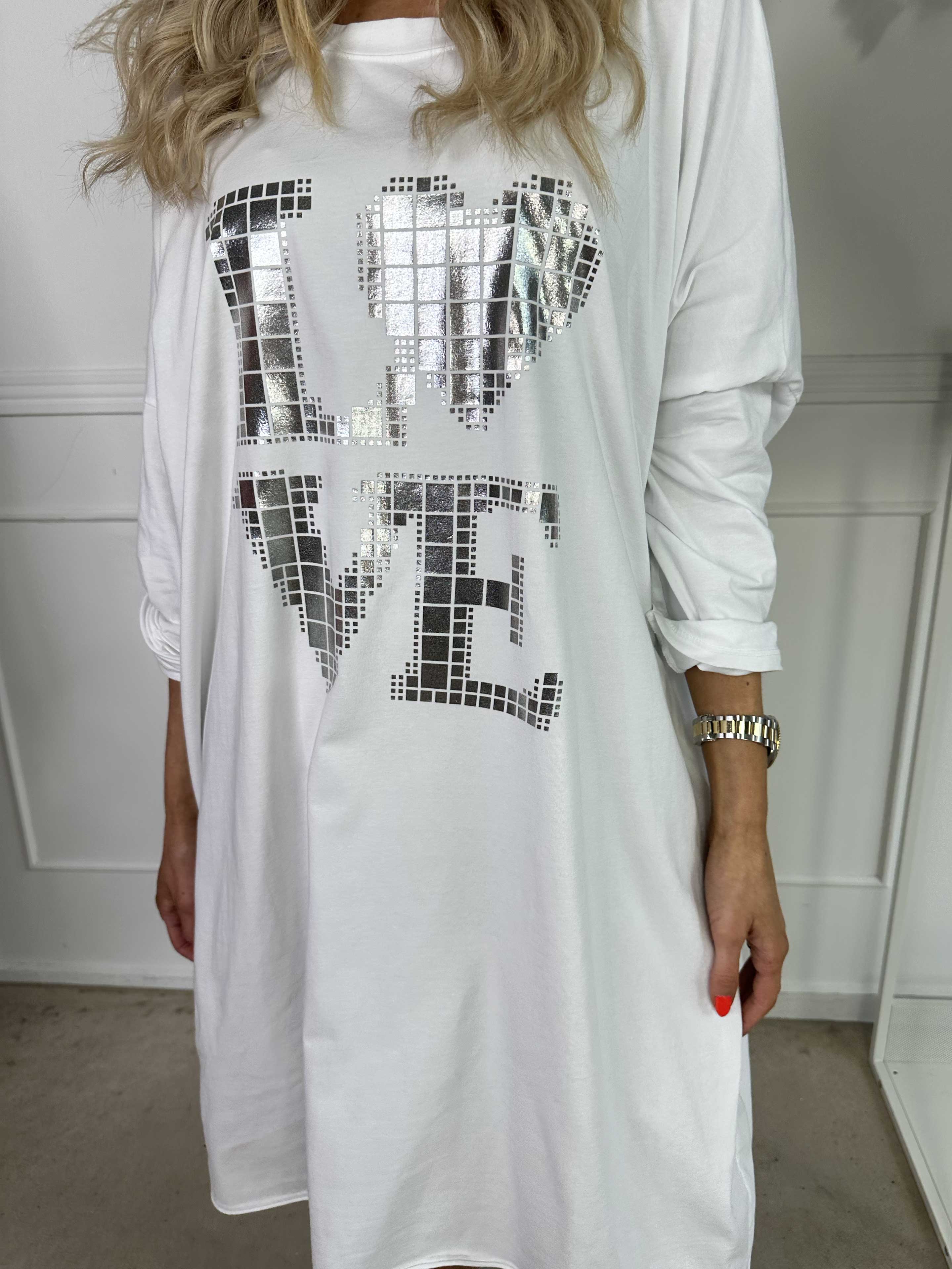 Oaklyn - Joggingklänning i mjuk bomull med silverskrift på framsidan